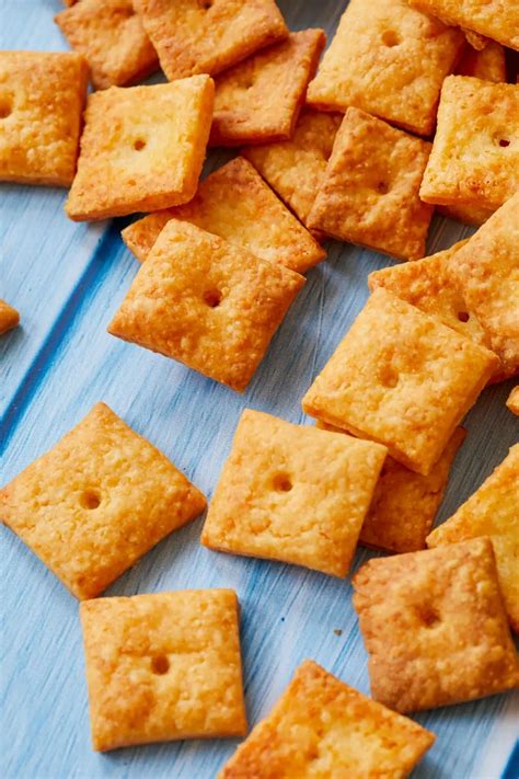 Homemade Cheez-Its Recipe | Recipe | Homemade cheez its, Homemade ...