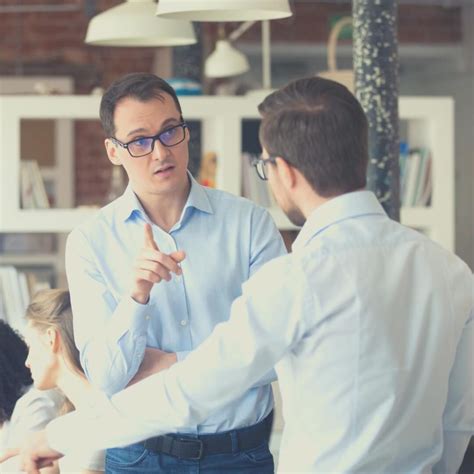 15 Signs You're Dealing with a Condescending Person