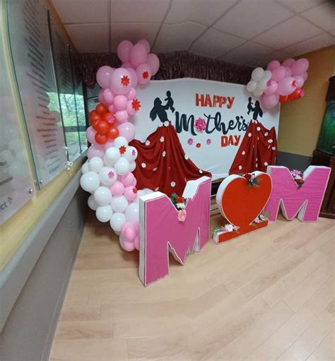 Happy Mother's Day Sign with Heart Balloons