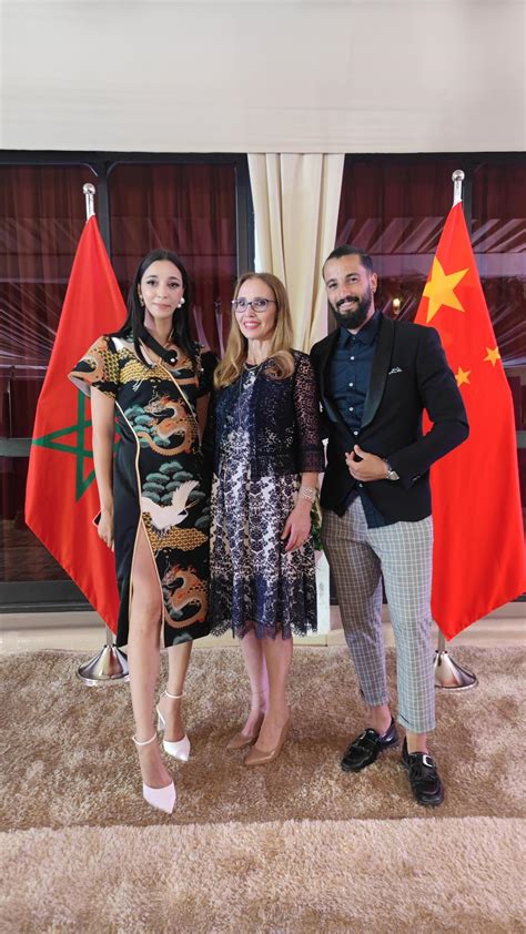 在家乡唱中文歌走红的摩洛哥女孩，受邀到中国使馆演唱