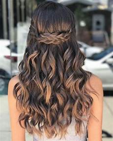 Pretty Graduation Hairstyles by 40 Pretty Prom Hairstyle Ideas For Curly Hair Pretty Graduation Hairstyles