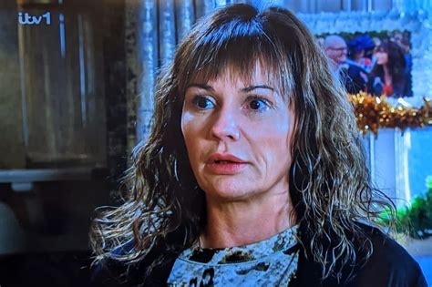Emmerdale viewers praise 'powerful scene' as Chas Dingle issues demand ...