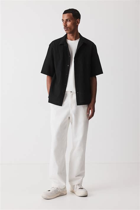 Regular Fit Crinkled short-sleeved shirt - Black - Men | H&M IN