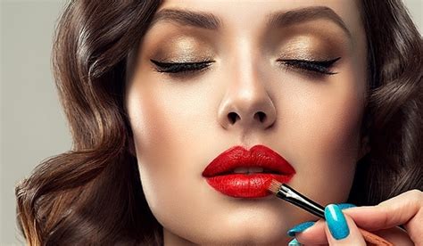 5 Tips and Tricks Makeup Artists Swear by