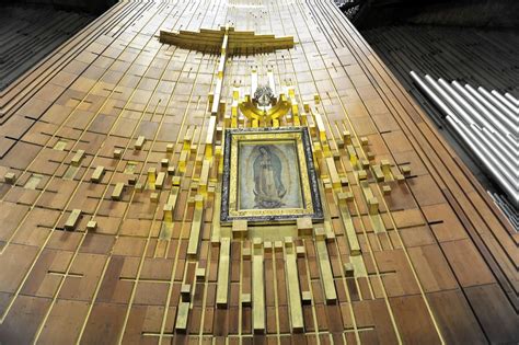 Basilica de Guadalupe in Mexico City - Visit the National Shrine of ...
