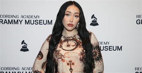 Miley Cyrus' Sister Noah Cyrus Comments On Rumored Love Triangle With ...