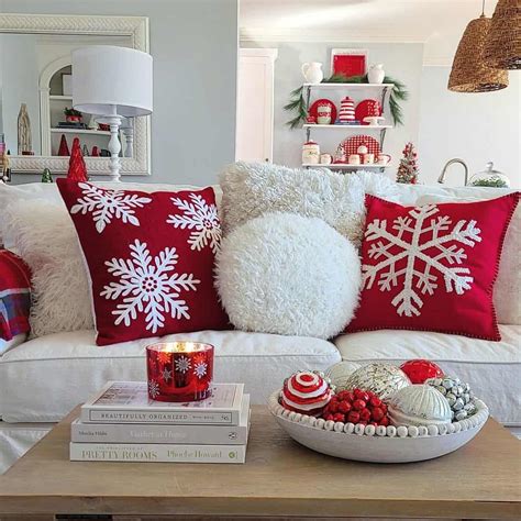 25 Christmas Throw Pillows That Embody the Holiday Spirit