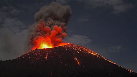 Anak Krakatoa volcano erupting of the coast of Sumatra, Indonesia | Peapix