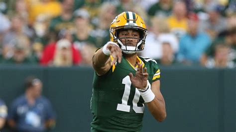 Green Bay Packers' Jordan Love 'dinged' in first half of uneven pro ...