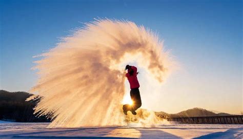 终极秘籍！“泼水成冰”拍摄和后期调整大招儿！-搜狐大视野-搜狐新闻