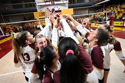 Gophers volleyball team defeats Indiana for the 13th time in a row