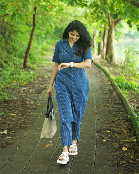 Silpa Handloom Co-ord Set – Blue – Ichika