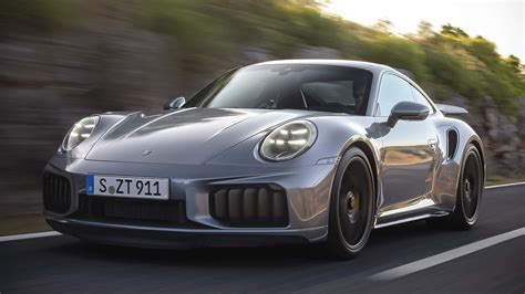 Nuevo Porsche 911 Turbo S T-Hybrid en Argentina: más potencia, menos impuestos