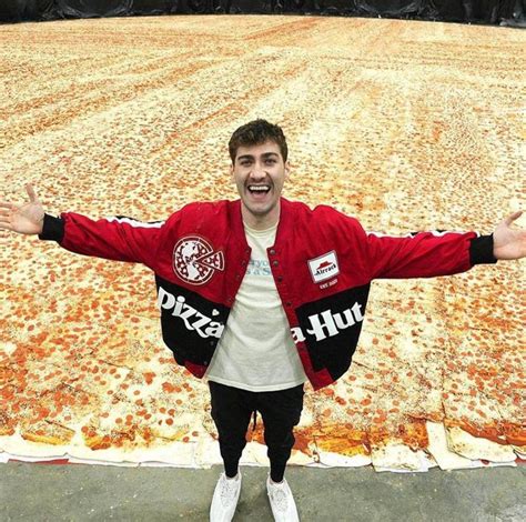 YouTuber, Pizza Hut set New Guinness World Record for largest pizza | The Manila Times