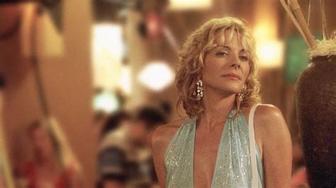 Sex And The City throwback outfits: Samantha Jones minimalistic and ...