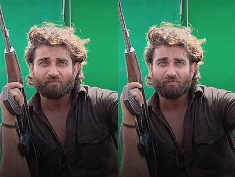 Hrithik Roshan body double mansoor ali khan photo goes viral, meet ...