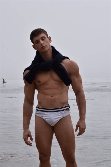 Reno Gold – Shirtless Celebs