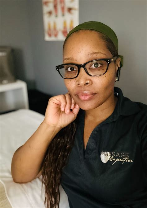 Keveyonna Davis, LMT — Well Rounded Self-care.