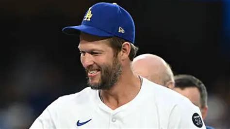 Pitcher Clayton Kershaw begins rehab as Dodgers eyes his return post ...