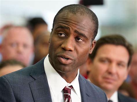 political satire 的图像结果