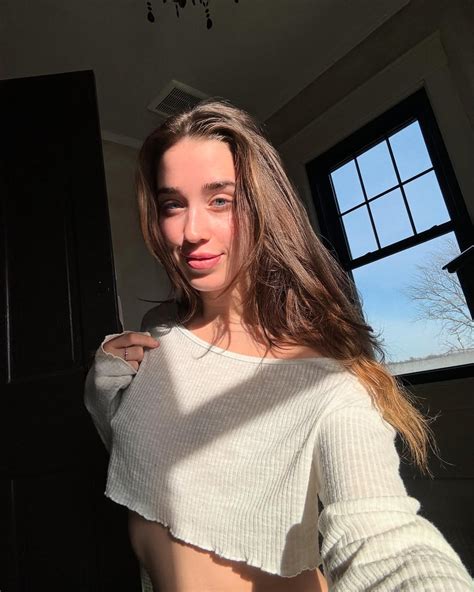 Livinia Roberts OnlyFans | Everything you should know