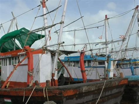 Notice to fishermen not to plow the sea | માછીમારોને દરિયો ન ખેડવા ...