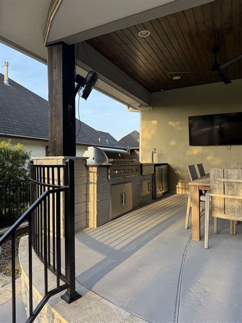 Custom Outdoor Kitchen Builder in College Station, TX