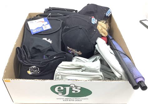 Lot - Assorted Arizona Diamondbacks Apparel