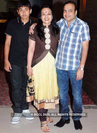Kavita and Sanjay Agrawal at Mithilesh and Sandeep Goenka's pre Diwali ...