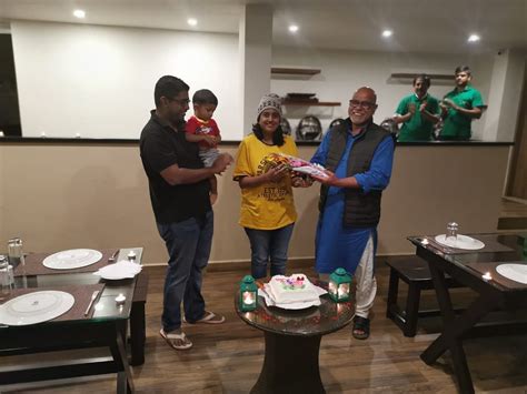 SHOLA CROWN RESORT - MUNNAR (Muthuvan Kudi) - Inn Reviews, Photos, Rate ...