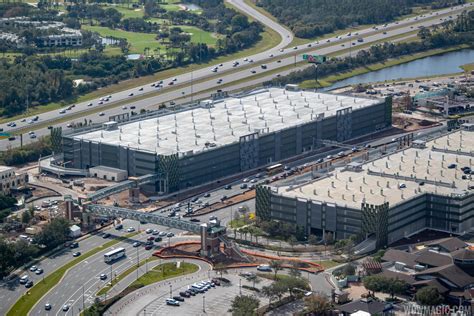 PHOTOS - Grapefruit Parking Garage construction update at Disney Springs