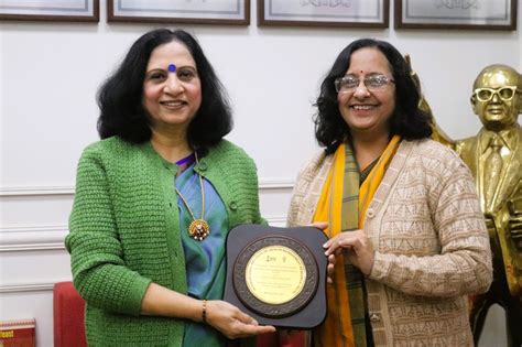 MoU Signing with IIHMR, New Delhi to enhance collaboration in research ...