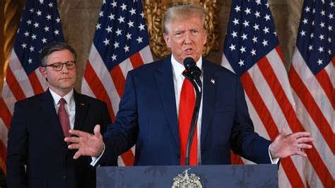 Mike Johnson met Trump dans l’embarras - Buzznews