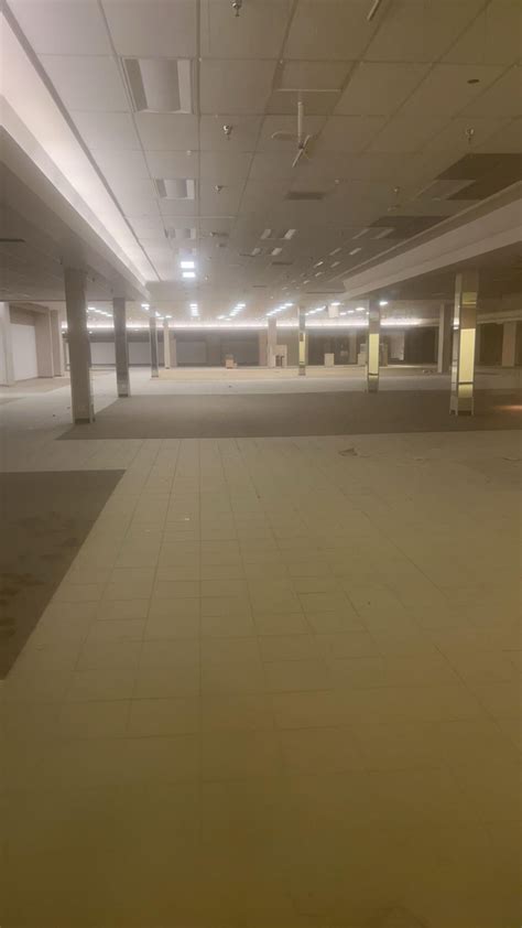 Abandoned sears store in California : r/LiminalSpace