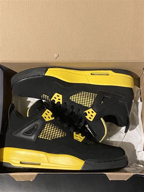 Jordan Retro 4 Black And Yellow