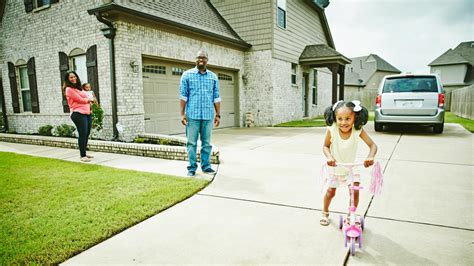 How Much Does an Asphalt Driveway Cost in 2025? | Angi