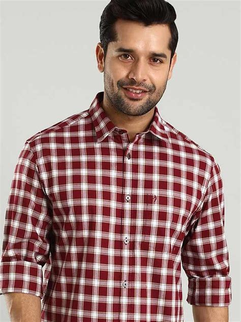 Buy Men Checked Full Sleeve Cotton Shirt Online | Indian Terrain