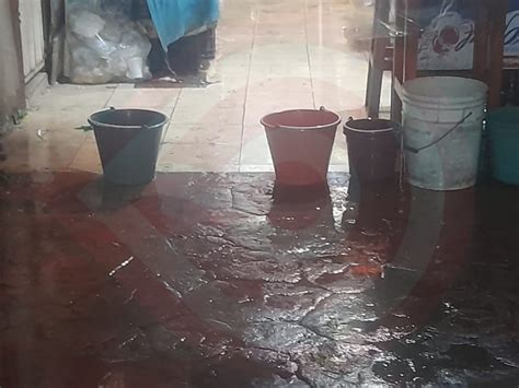 En días lluviosos el interior del Mercado Municipal es un riesgo ...