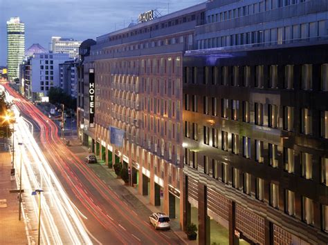 NH Collection Berlin Mitte am Checkpoint Charlie - Berlin Niemcy - opis ...