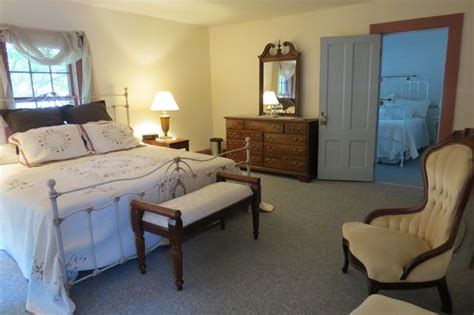TIMBER POST BED & BREAKFAST (Hollis) - B&B Reviews, Photos, Rate ...