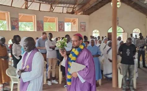Ordonné après une tentative d'assassinat, un évêque au Soudan du Sud ...