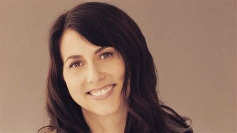 MacKenzie Scott Donates Over $7B to Charities in 2025, Giving Away $26B Since 2019 | IBTimes UK