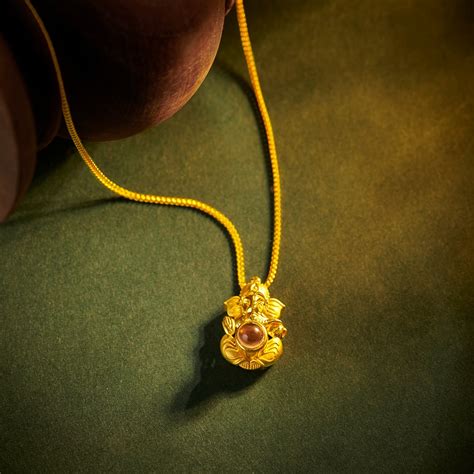 Auspicious Ganesha Gold Pendant
