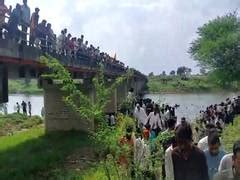 MP: 2 dead, 4 injured as tractor plunges into Chambal river during idol ...