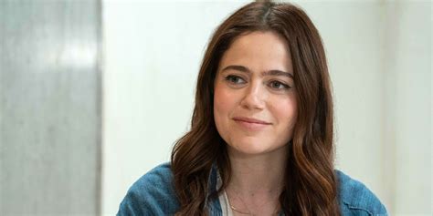 It's Genuinely Hard to Like 'The Bear's Claire and Here's 5 Reasons Why