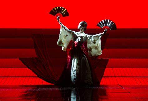 Madame Butterfly Plot