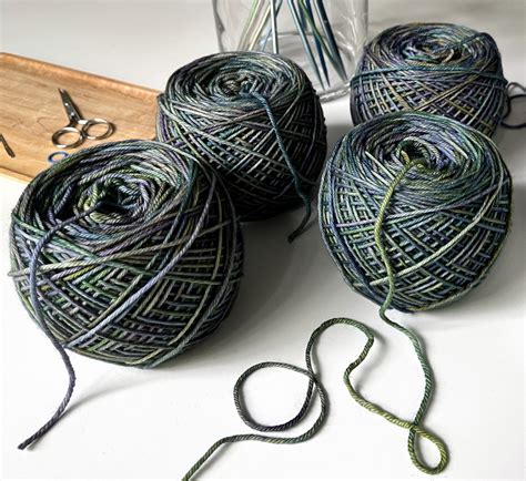 Knitting Tutorial: How to Wind a Skein of Yarn into a Center Pull Ball ...