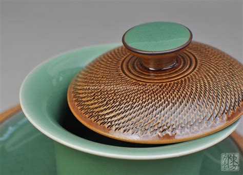 龙泉青瓷名家手工跳刀灰釉盖碗茶具：碧水流年 - 东方印象