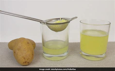 किचन में रखी इन 2 चीजों से कोहनी का कालापन बस 1 हफ्ते में पड़ने लग ...
