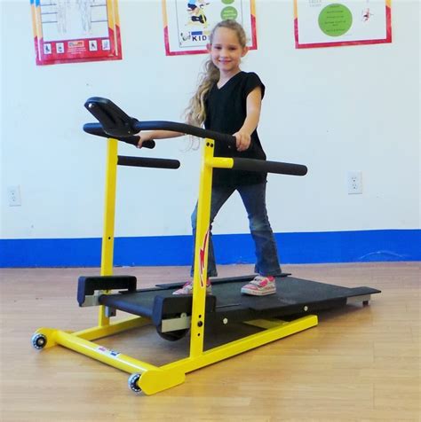 FitnessZone: Super Small - Ages 3-8 / K-3rd Grade